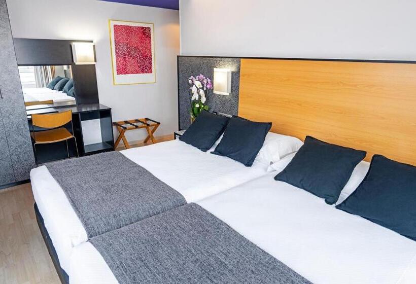 Отель Faranda Express Pathos Gijón