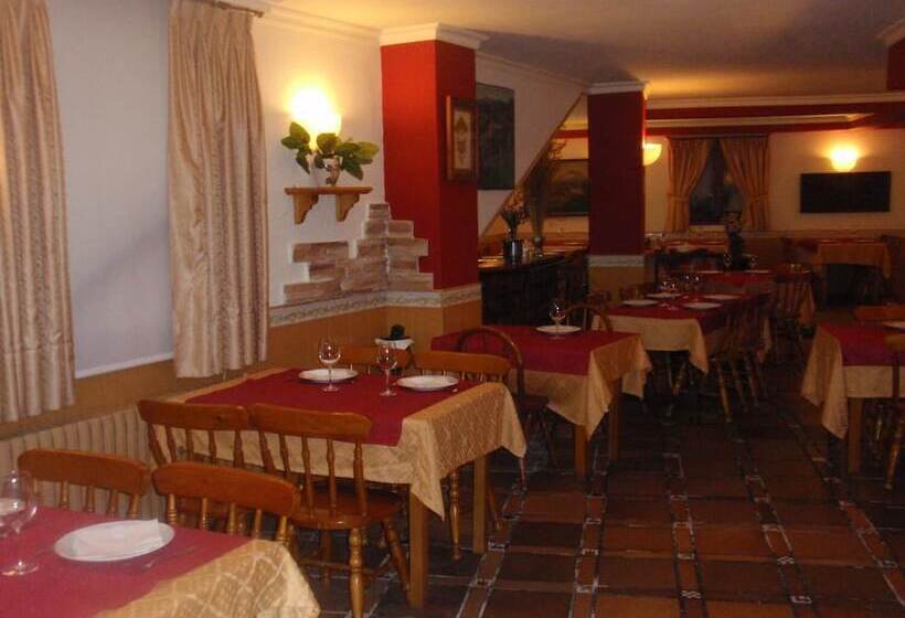 ホテル Favila Oviedo