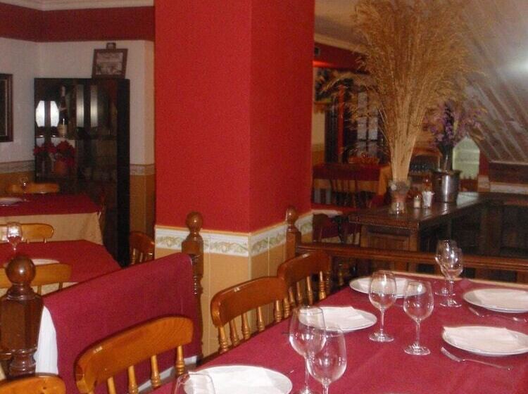 ホテル Favila Oviedo