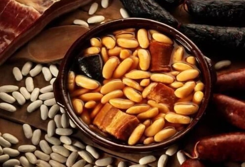 ホテル Favila Oviedo