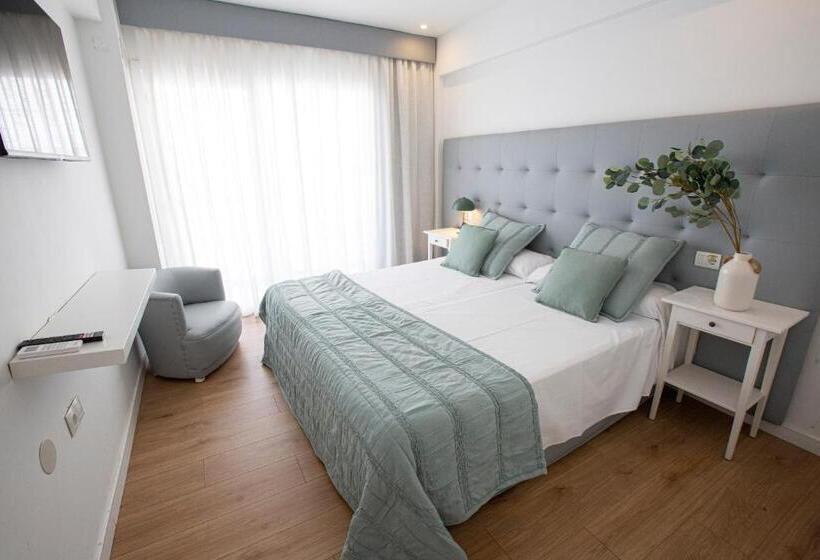 Отель Fleming Playa Poniente