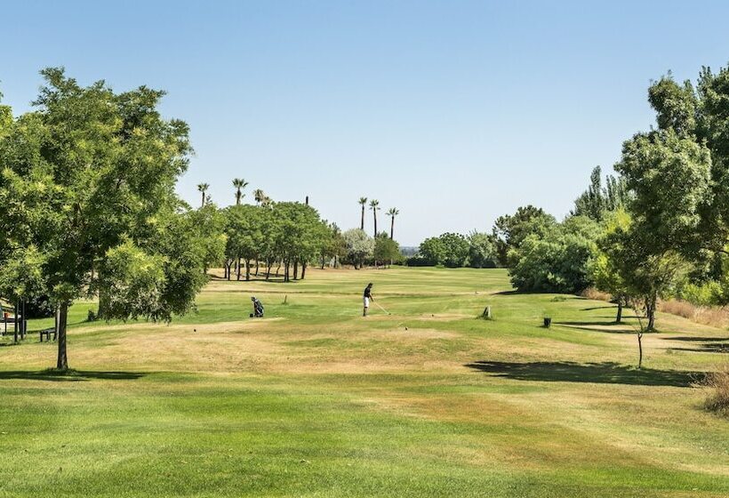 فندق Ilunion Golf Badajoz