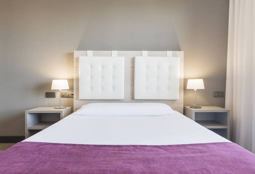 فندق Ilunion Golf Badajoz