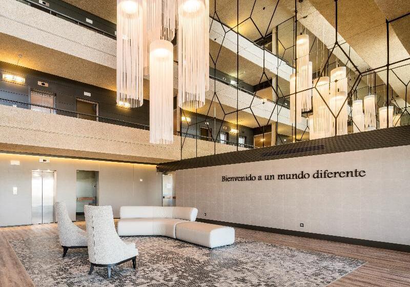 هتل Ilunion Las Lomas