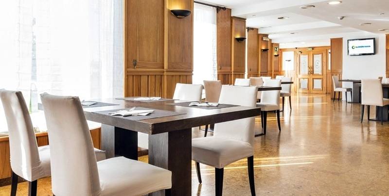 هتل Ilunion Las Lomas