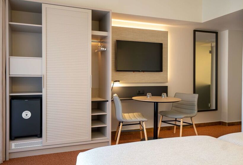 هتل Innside Costablanca - Adults Only