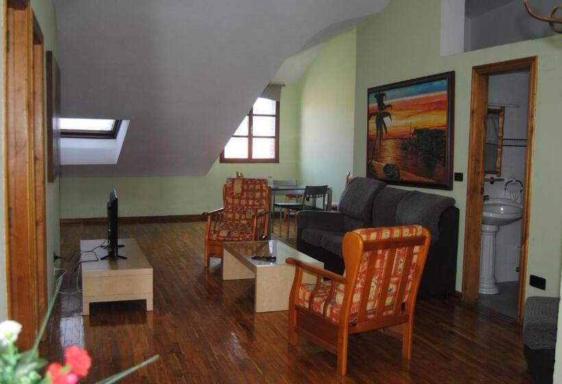 בית מלון כפרי La Casona De Jovellanos