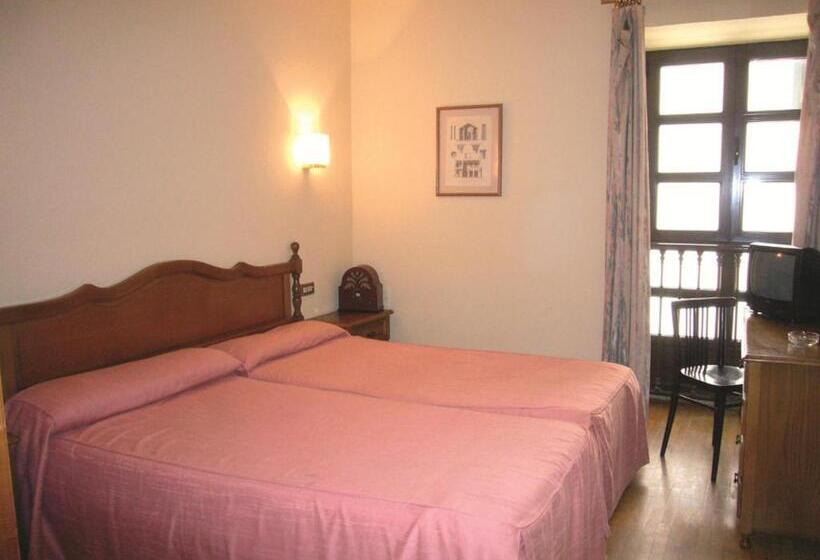 בית מלון כפרי La Casona De Jovellanos