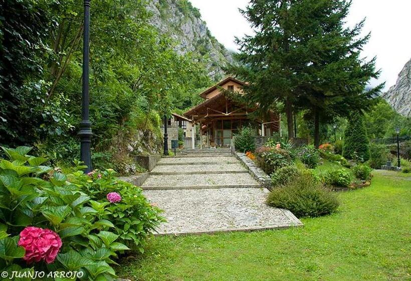 فندق La Casona De Mestas