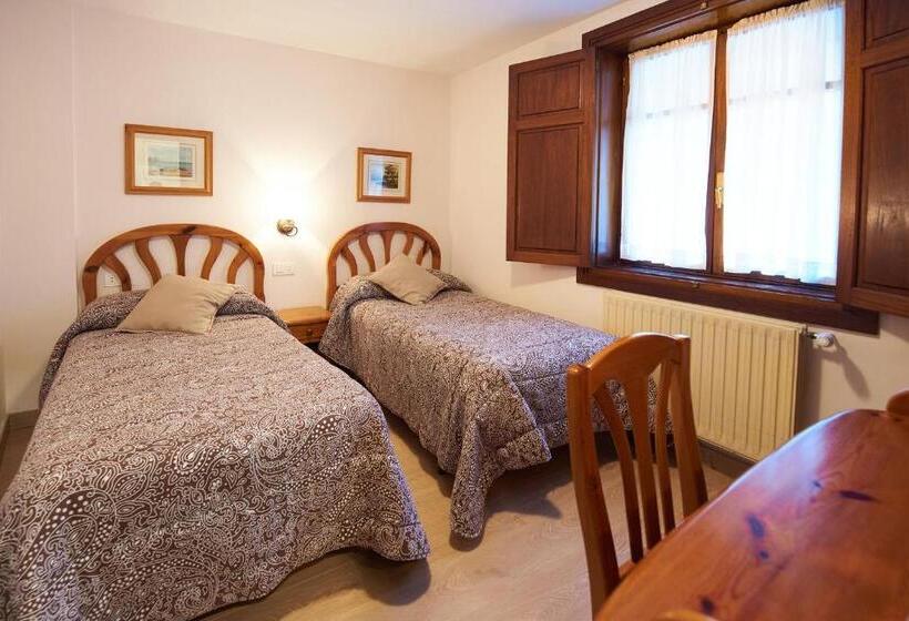 فندق La Casona De Mestas