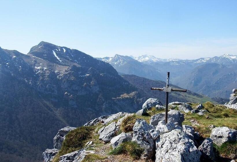 فندق La Casona De Mestas