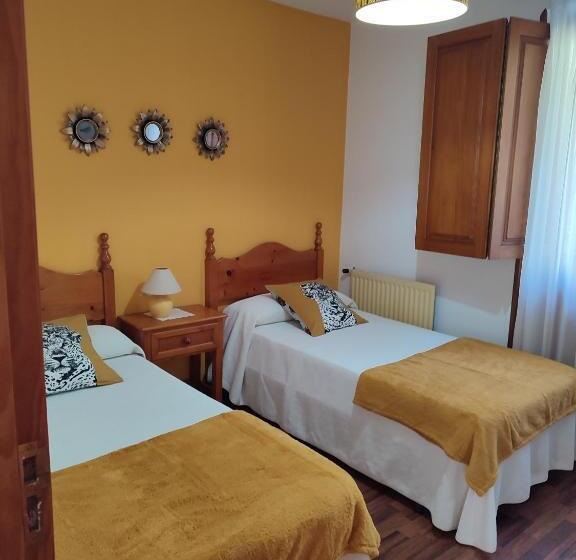 בית מלון כפרי La Salmonera Cangas De Onís