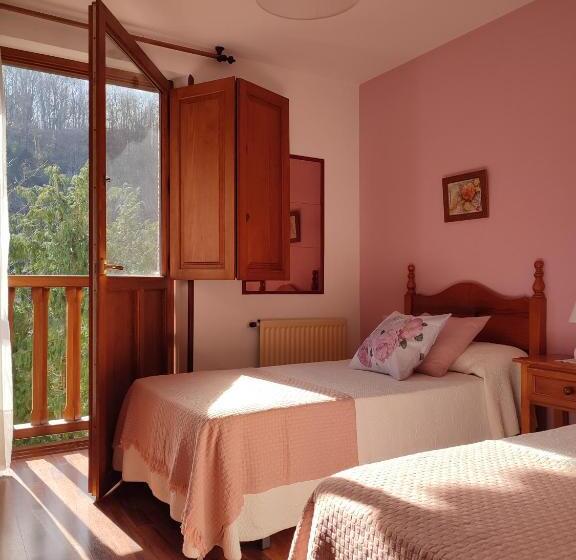 בית מלון כפרי La Salmonera Cangas De Onís