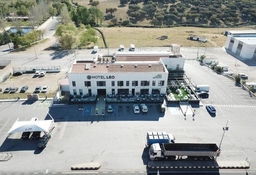 هتل Leo