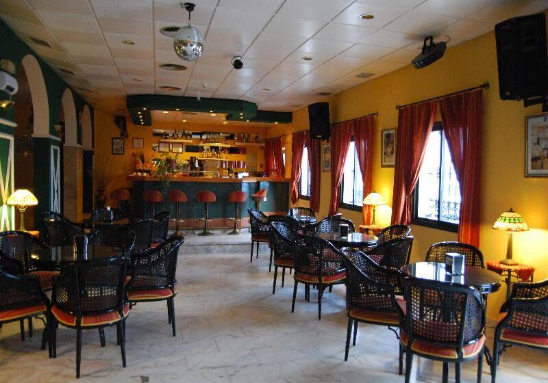 هتل Los Templarios