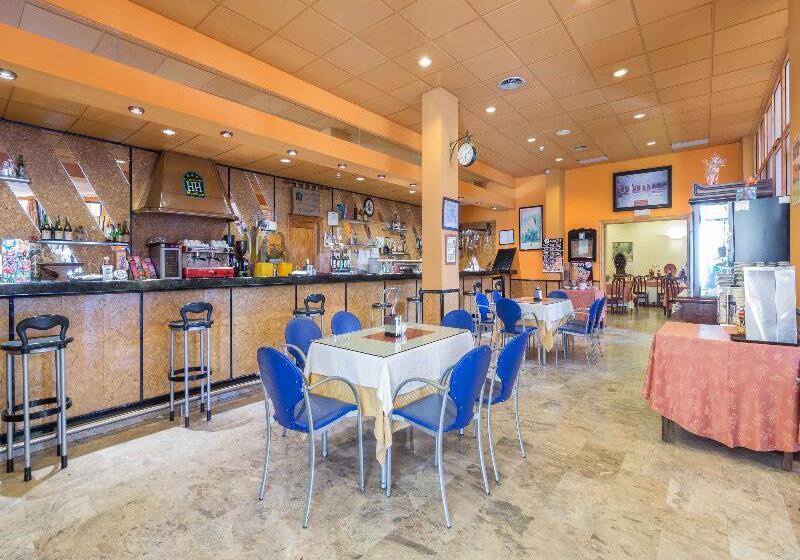 هتل Los Templarios