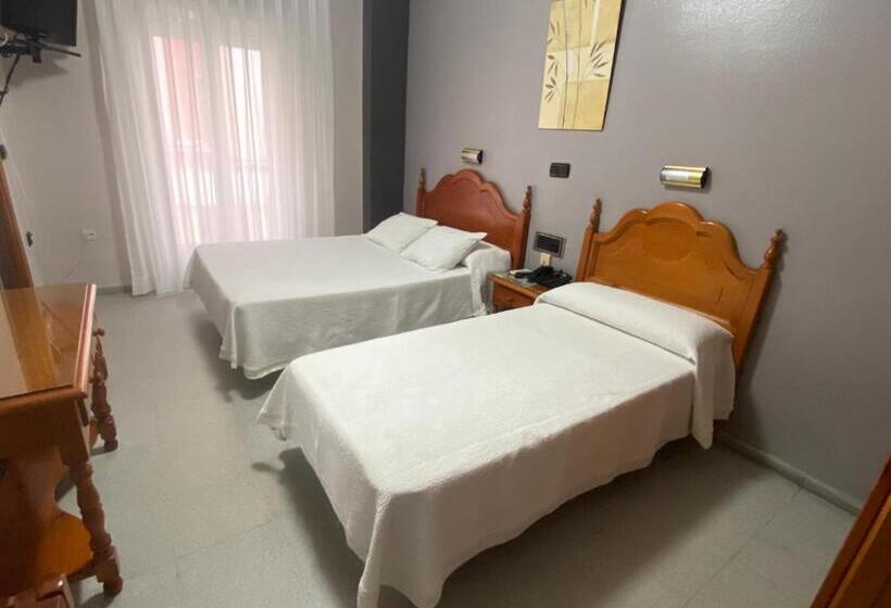 هتل Lusitania, Centro Ciudad, Parking Privado