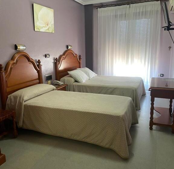 هتل Lusitania, Centro Ciudad, Parking Privado