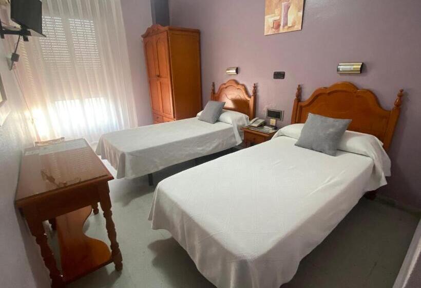 هتل Lusitania, Centro Ciudad, Parking Privado