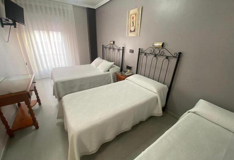 هتل Lusitania, Centro Ciudad, Parking Privado