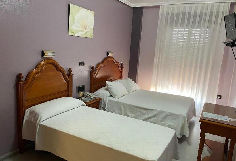 هتل Lusitania, Centro Ciudad, Parking Privado