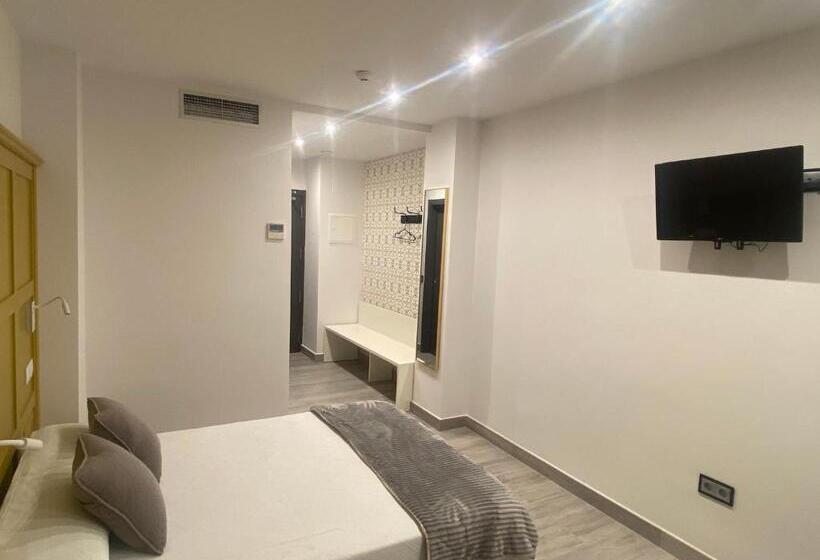 هتل Lusitania, Centro Ciudad, Parking Privado