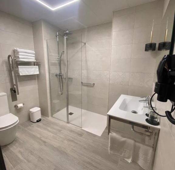 هتل Lusitania, Centro Ciudad, Parking Privado