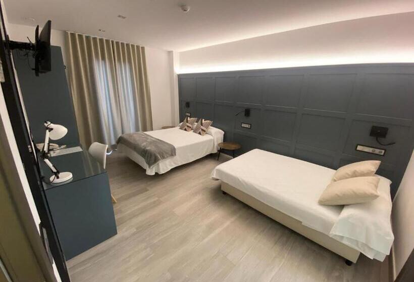 هتل Lusitania, Centro Ciudad, Parking Privado