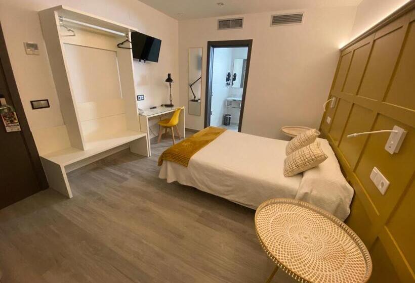 هتل Lusitania, Centro Ciudad, Parking Privado