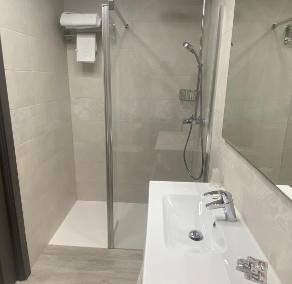 هتل Lusitania, Centro Ciudad, Parking Privado