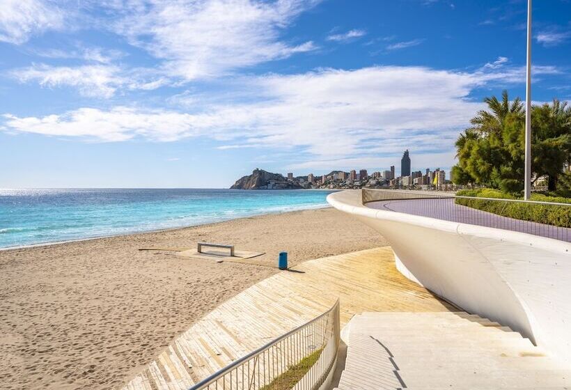 בית מלון כפרי Mercure Benidorm