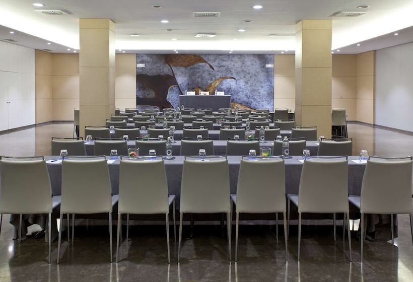 فندق NH Canciller Ayala Vitoria