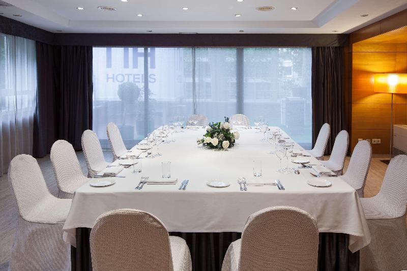 فندق NH Canciller Ayala Vitoria