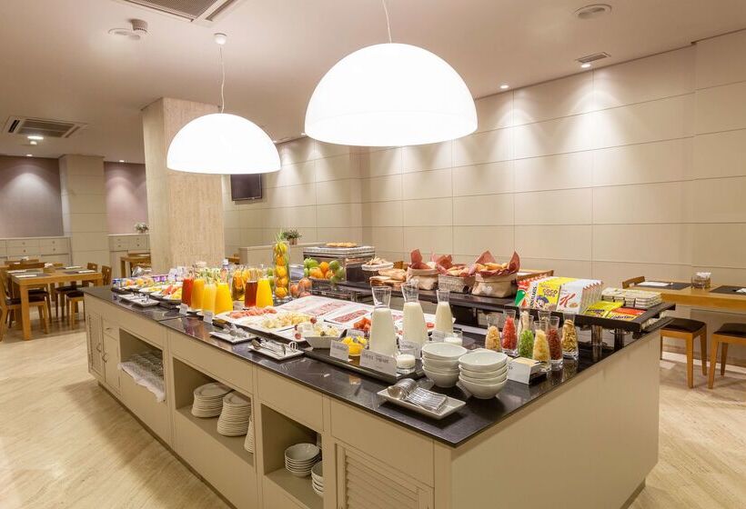 هتل NH Oviedo Principado