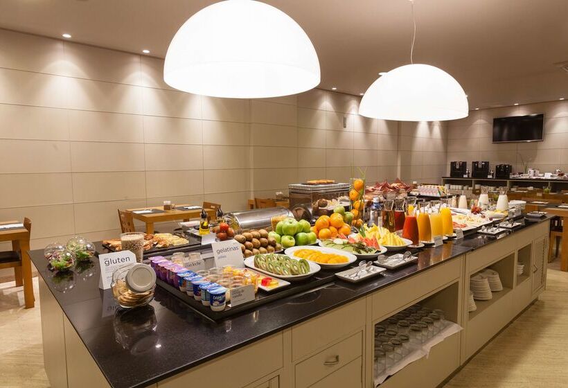 هتل NH Oviedo Principado