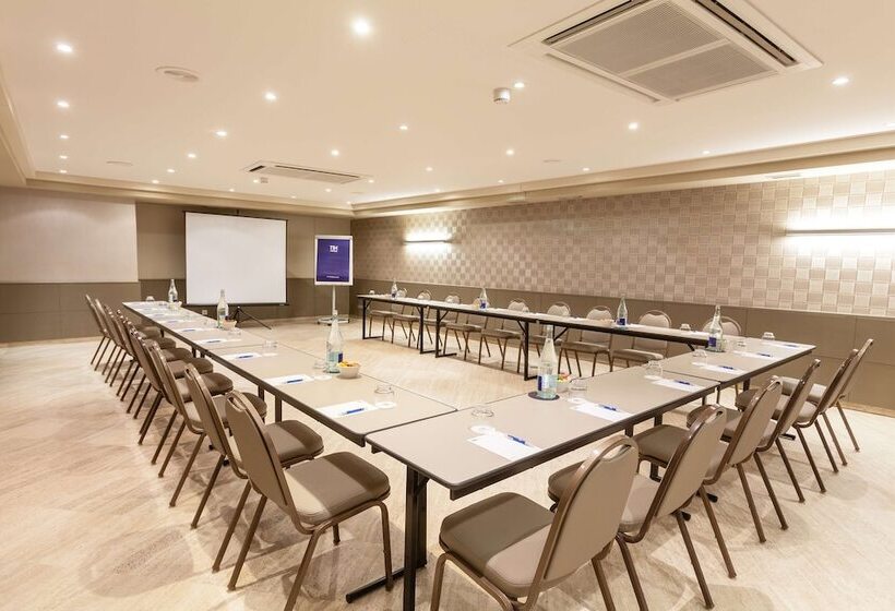 هتل NH Oviedo Principado