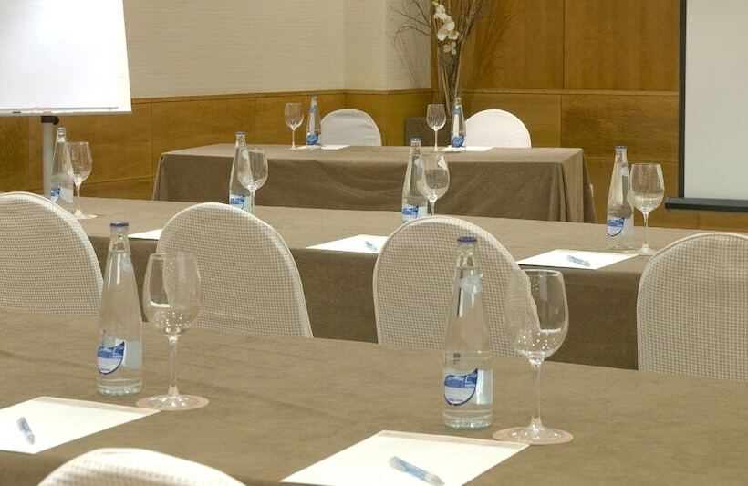 هتل NH Oviedo Principado