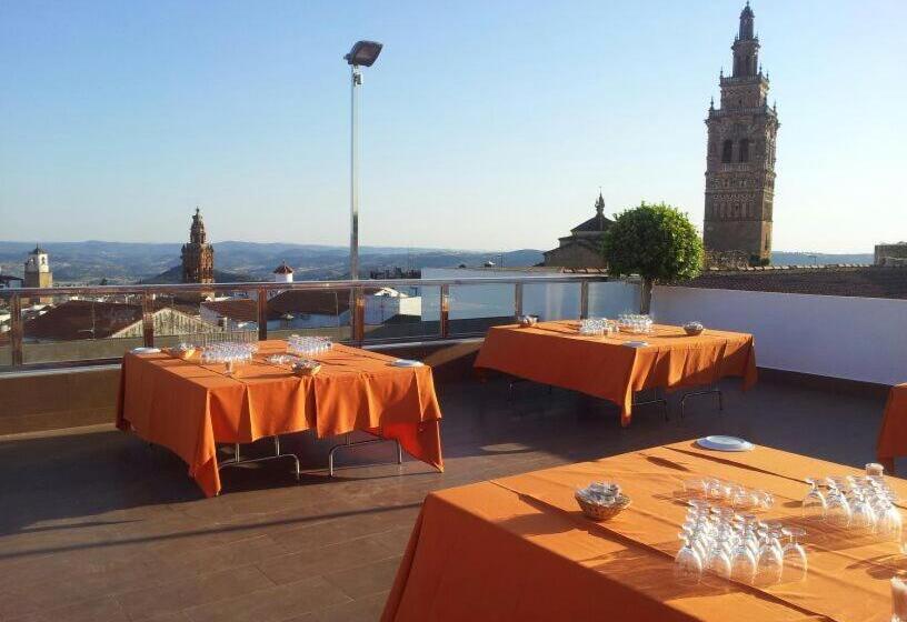 هتل Oasis Familiar