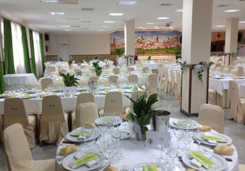 هتل Oasis Familiar