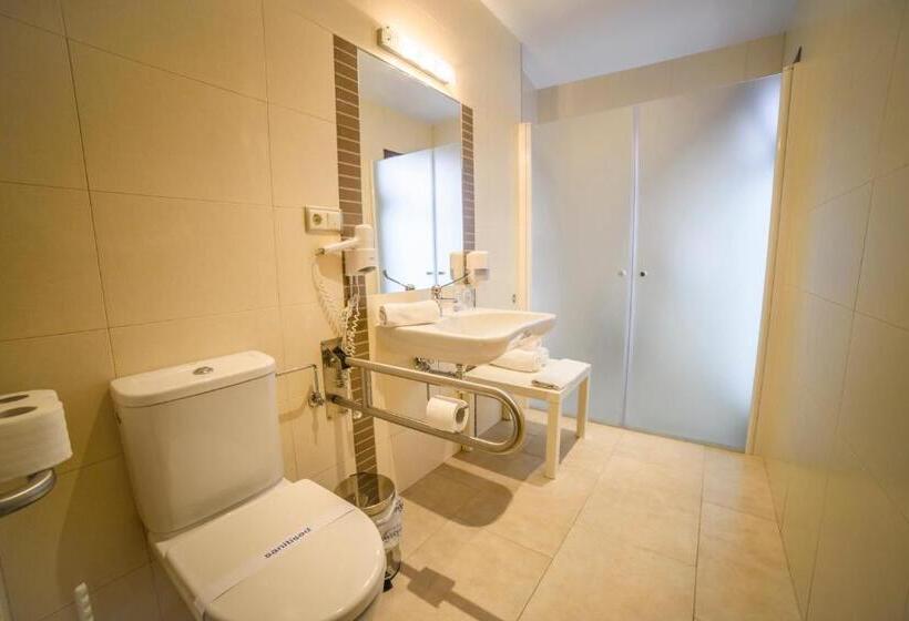 هتل Oasis Familiar