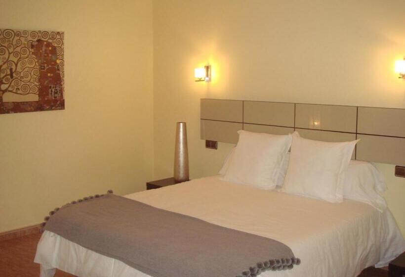 هتل Oasis Familiar