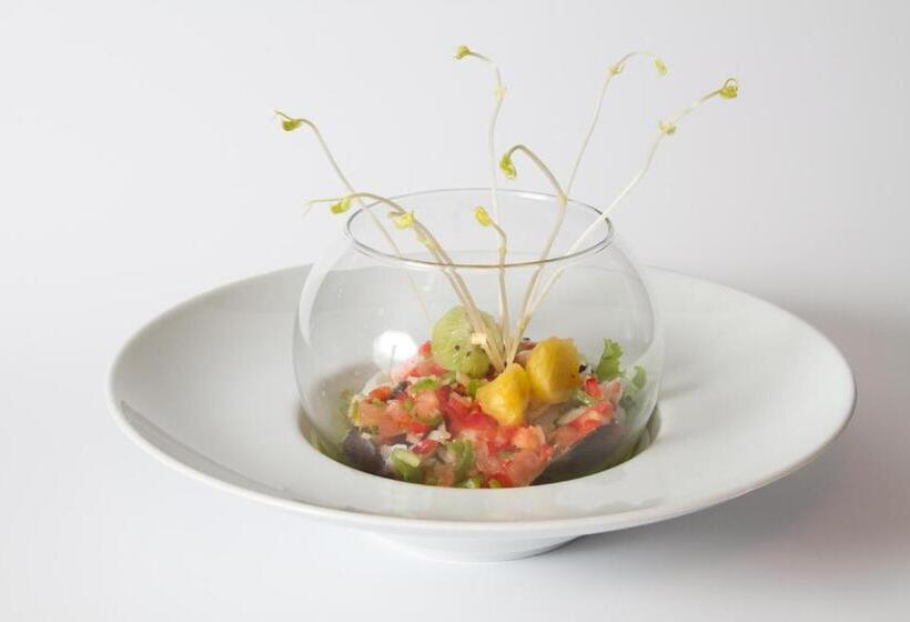 هتل Oasis Familiar