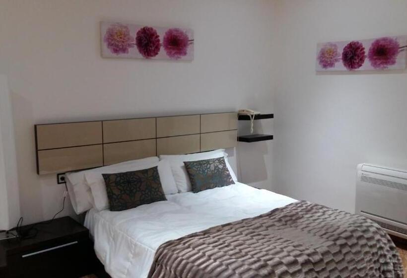 هتل Oasis Familiar