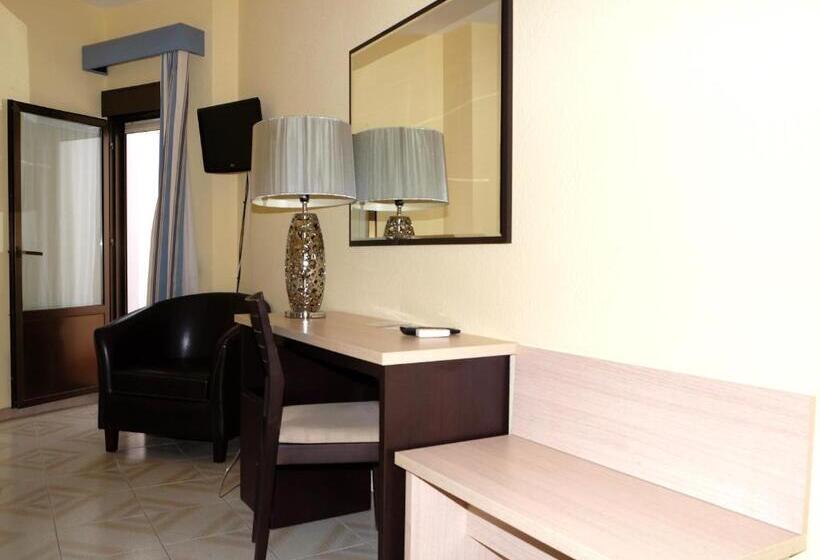 هتل Oasis Familiar