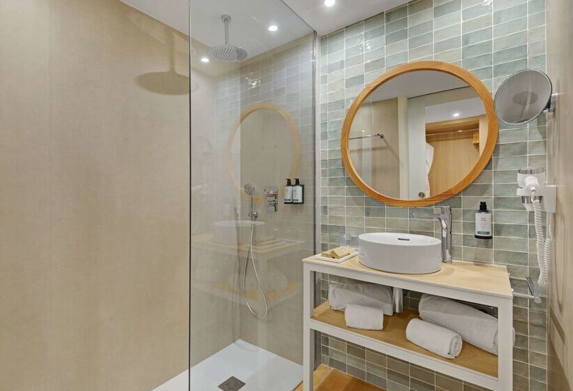 ホテル Occidental Cala Vinas