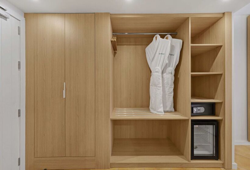 ホテル Occidental Cala Vinas