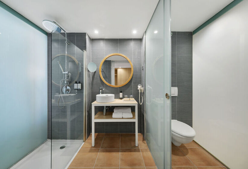 ホテル Occidental Cala Vinas