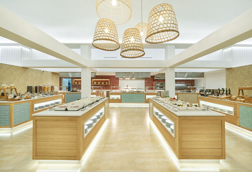 ホテル Occidental Cala Vinas