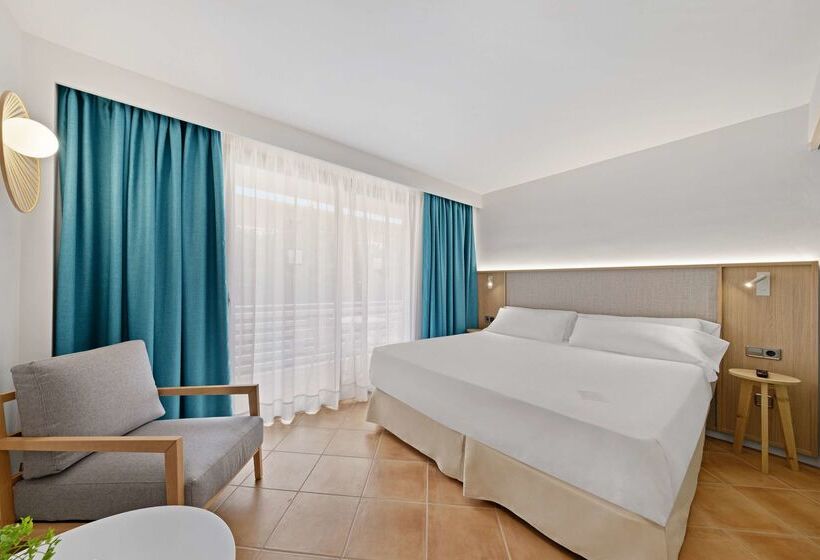 ホテル Occidental Cala Vinas