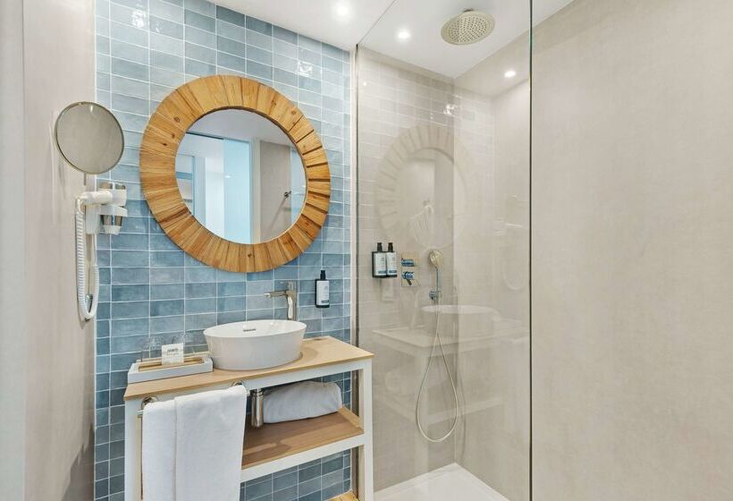 ホテル Occidental Cala Vinas